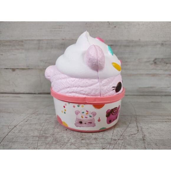 Num Noms Smooshcakes Scented Sprinkles Bear Squishy Toy in Container 4" - Picture 2 of 9